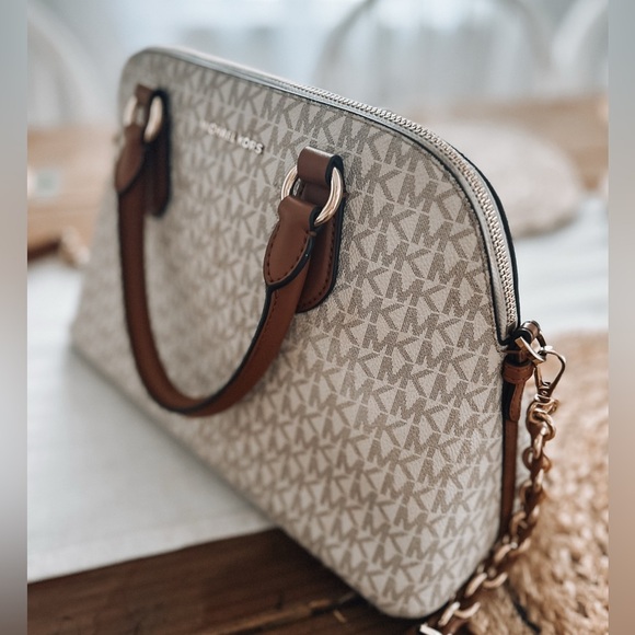 MICHAEL KORS bag! - Picture 4 of 9